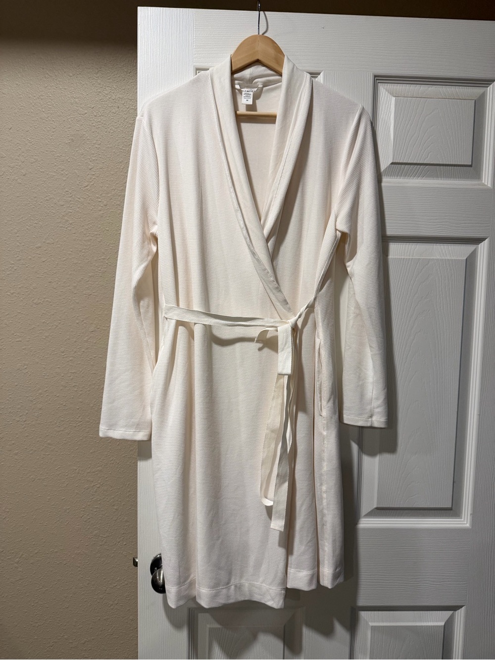 Athleta Wind Down Sleep Wrap Robe with Shawl Collar NWOT medium Magnolia White